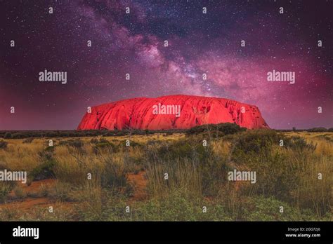 ayers rock night sky stars  res stock photography  images alamy