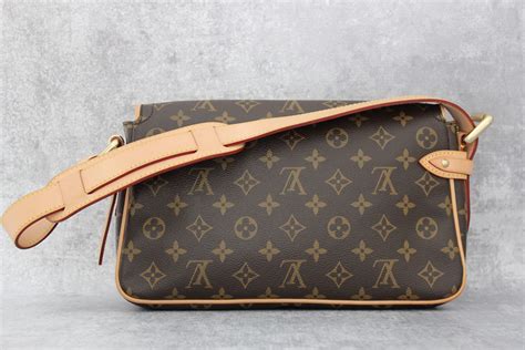 Louis Vuitton Hudson Pm Shoulder Bag At Jill S Consignment