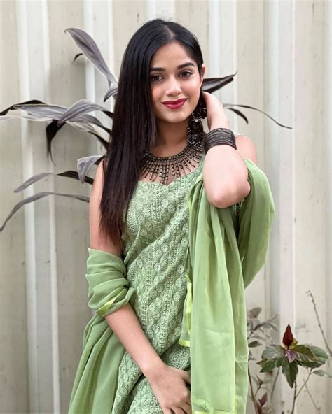 Jannat Zubair Rahmani Spread The Magic Of Her Beauty In White Sharara