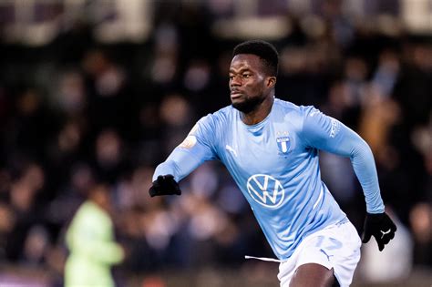 Malik Abubakari lånas ut till SK Slovan Bratislava Malmö FF