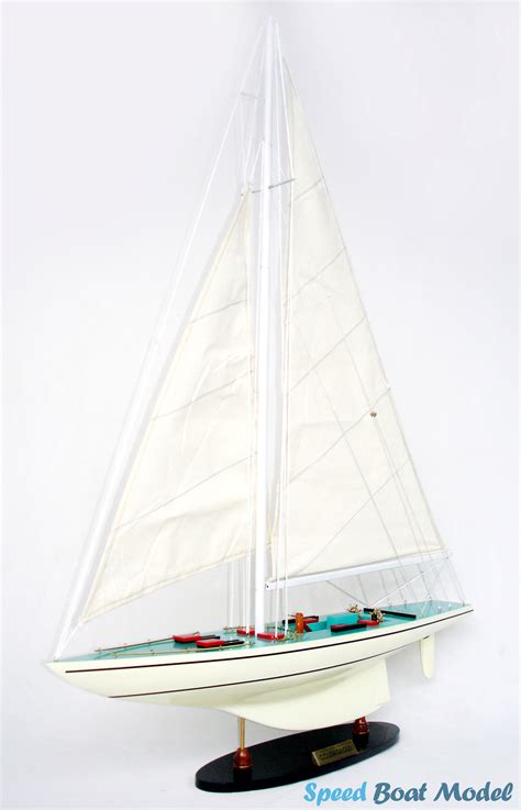 Courageous Painted Sailing Boat Model Speed Boad Model