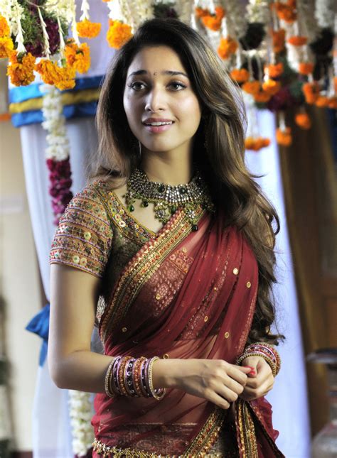 Actress Light Box Tamanna Hot In Siruthai