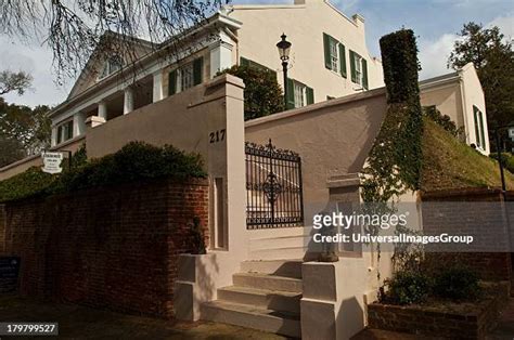 Greek Revival Mansion Photos And Premium High Res Pictures Getty Images