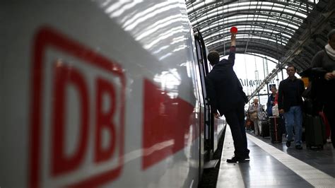 Mehr Angriffe Auf Mitarbeiter Deutsche Bahn Wirbt F R Mehr Respekt