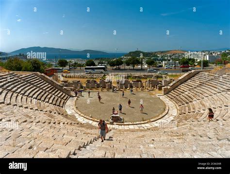 Amphitheater amphitheaters amphitheatre hi-res stock photography and ...