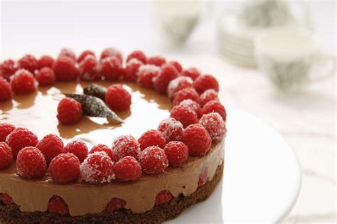 Torta Al Cioccolato Fondente E Lamponi Con Mousse Al Fondente E Zenzero