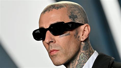 Actualizar 45 Imagen Travis Barker Prada Glasses Abzlocalmx