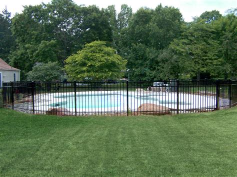 Residential Paramount Fence Company