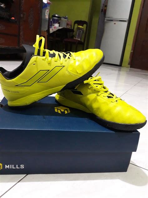 Sepatu Futsal Mills T Riton Sabre In Neon Black On Carousell