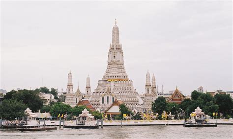 Wat Arun Kuil Sejuta Ornamen Ikon Kemegahan Thailand