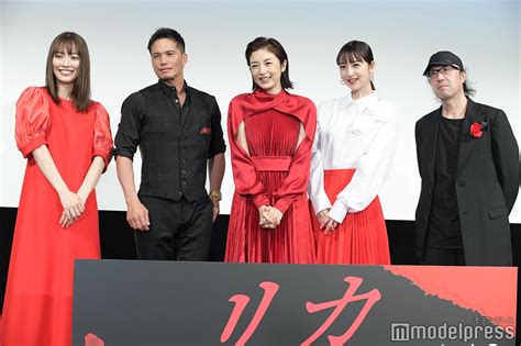 画像2428 佐々木希、高岡早紀の台詞に「鳥肌立っちゃった」内田理央らと赤い衣装で登場＜リカ ～自称28歳の純愛モンスター～＞ モデルプレス