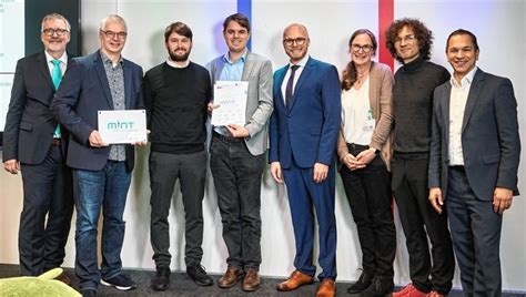 OVB Heimatzeitungen Johann Rieder Realschule erhält Auszeichnung