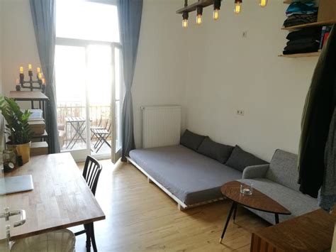 Schönes möbliertes helles 16 qm Zimmer mit Balkon in sehr schönem