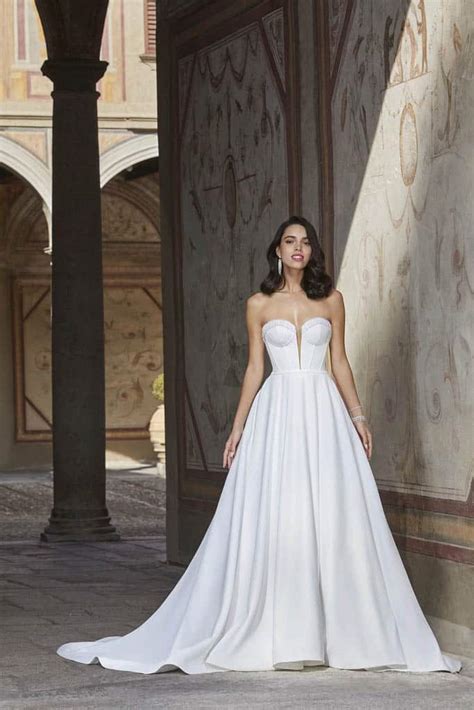 Robe de mariée Cosmobella modèle 8176 Lyne Mariage