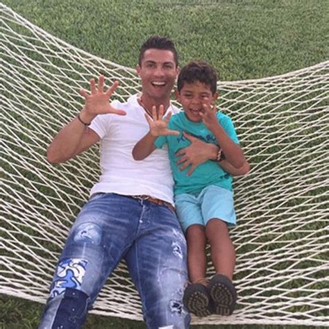 Der Sohn Von Cristiano Ronaldo Wird Gefragt Wer Sein Vater Ist Bravo