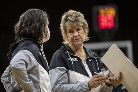 Iowa women's basketball head coach Lisa Bluder eyes 800 career wins ...