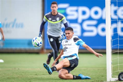 Grêmio se reapresenta após estreia vitória no Brasileirão