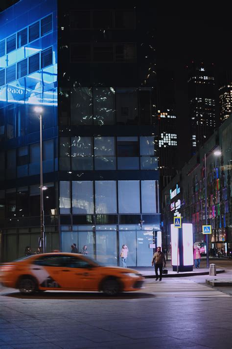 Street in City at Night · Free Stock Photo