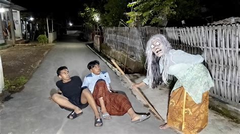 Nenek Gayung Suka Berkeliaran Di Jalan Lucu Dijamin Ngakak Ghost