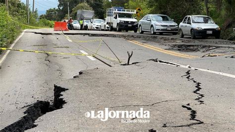 Se Abre Grieta Y Se Fractura La Carretera Tenango Tenancingo La Jornada Estado De México