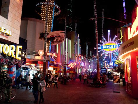 6 Los Angeles tourist attractions to avoid