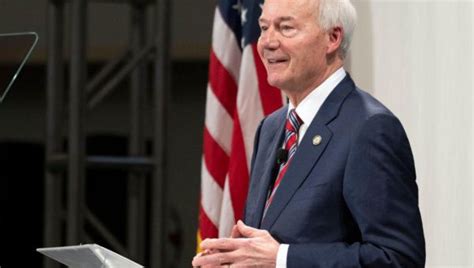 Asa Hutchinson Ex Arkansas Governor Launches Bid For 2024 Gop