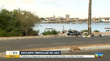 Bom Dia Mirante Descarte irregular de lixo é flagrado em avenida em