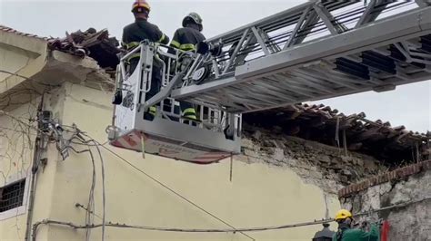 Trieste Crolla Il Tetto Di Un Edificio Disabitato A San Giusto Lintervento Dei Vigili Del