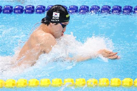 이주호 배영 200m 한국신기록 세우고 은메달 중앙일보