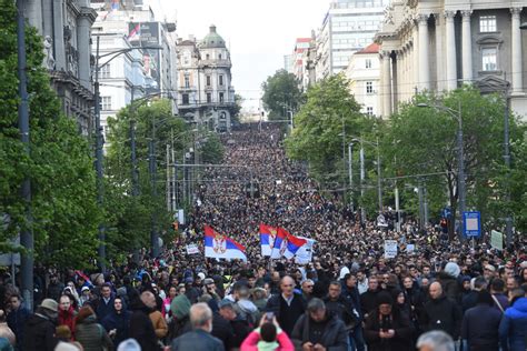 Novi protest u Beogradu: Povici "Vučiću, odlazi" i poziv na novo okupljanje