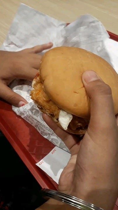 Kfc Burger🍔🤮dont Waste Your Valuable Money😥😒shorts Youtubeshorts💕