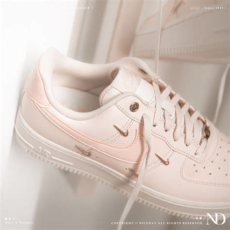 NICEDAY 現貨 Nike Air Force 1 泫雅小金勾 櫻花粉 玫瑰金 小金勾 立體 小勾 AF1 四勾 FV8110 181