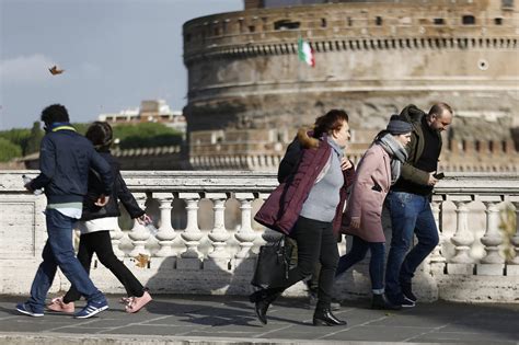 Allerta Meteo Roma E Lazio Dicembre Forti Raffiche Di Vento