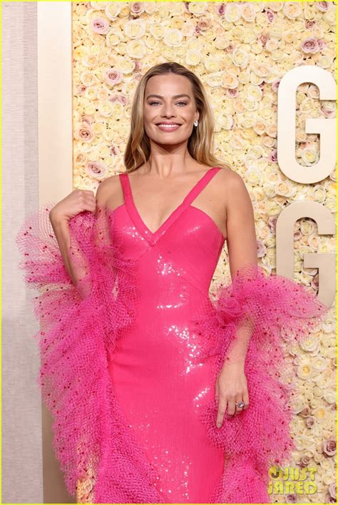 Margot Robbie Channels Superstar Barbie At Golden Globes With