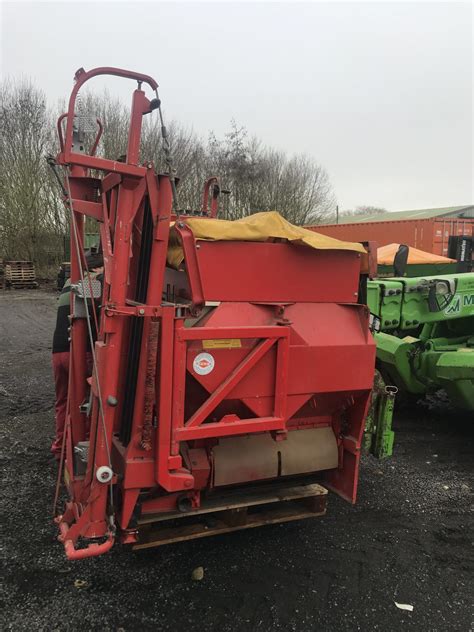 For Sale Kuhn Aero Fertiliser Spreader With A M Boom Boccasion