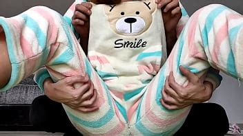Ma Demi Soeur Salope Aime Caresser Les Petits Seins Et Doigter La Chatte XVIDEOS