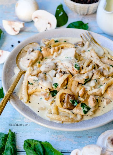 H Hnchengeschnetzeltes Mit Champignon Spinat So E Sp Tzle