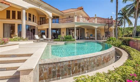 6495 Million Mediterranean Waterfront Home In Naples Fl Homes Of The Rich