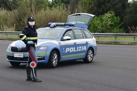 POLIZIA STRADALE CONSIGLI PER CHI SI METTE IN VIAGGIO