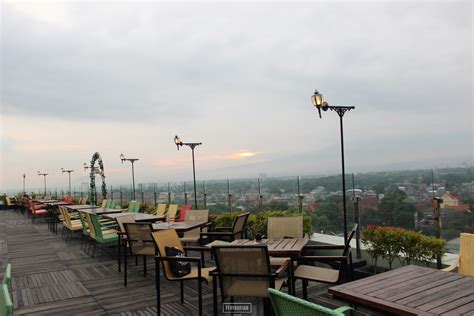 13 Cafe Di Batu Dengan View Bagus Dan Instagramable