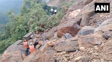 Uttarakhand Landslide News Rishikesh Badrinath Road Blocked Due To Landslide In Tehri Garhwal