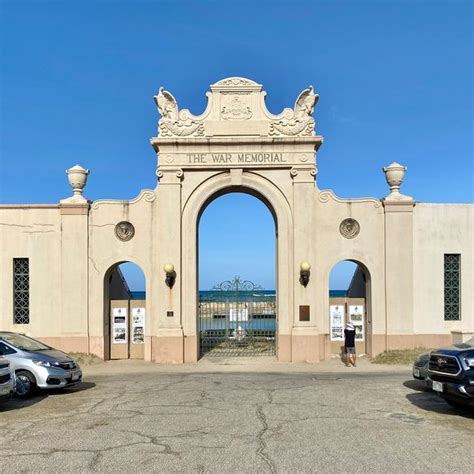 Waikiki Natatorium War Memorial - Atlas Obscura