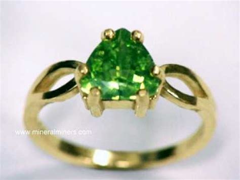 Peridot rings: 14k Gold Peridot Rings & Sterling Silver Peridot Rings