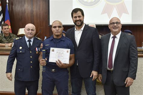 Gmj Anos Confira Fotos Da Formatura Dos Novos Guardas Municipais