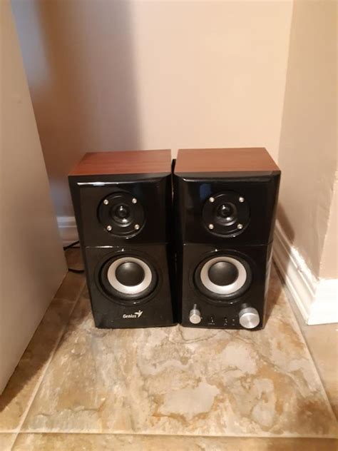 Shelf speakers Saanich, Victoria