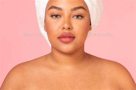 Closeup Shot Of Black Body Positive Woman With Perfect Skin Posing Over