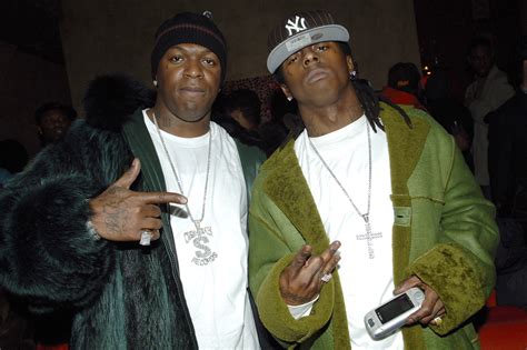 Birdman dishes on viral lip-kiss photo with Lil Wayne