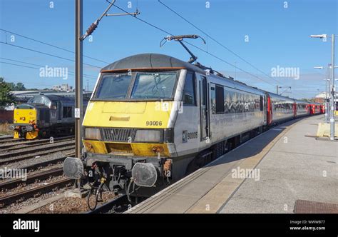 Class 90 90006 electric locomotive norwich station destination l hi-res ...