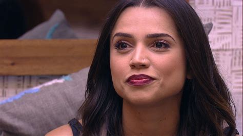 Eliminada Paula revela torcida por Gleici após deixar o BBB 18