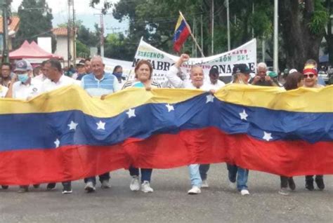 Barinas Pensionados Marcharon Hasta La Inspectoría Del Trabajo